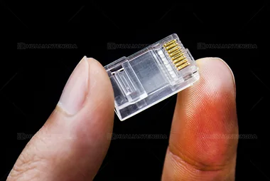 Cat6 UTP RJ45 Plug — Two-Piece with Load Bar / 六类非屏蔽水晶头 · 两件式